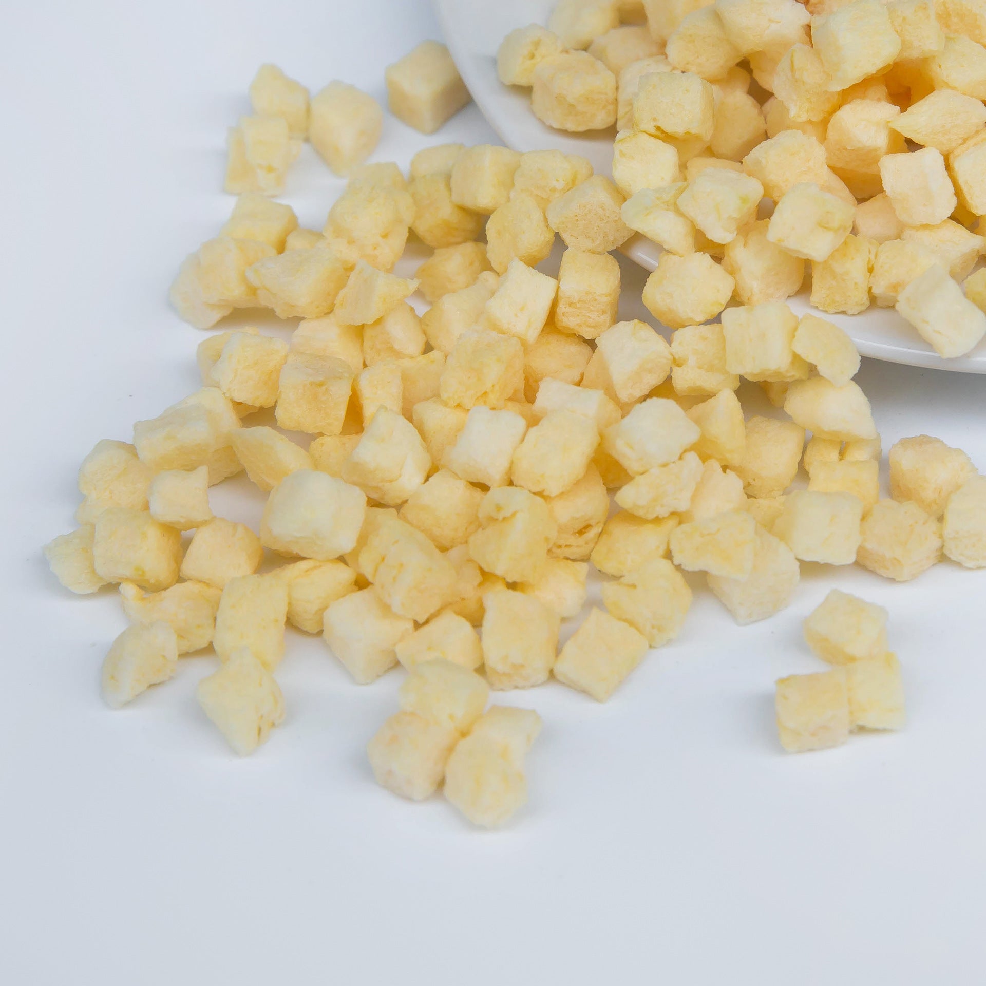 Freeze-dried Pineapple and Apples Fragments /10 Kg