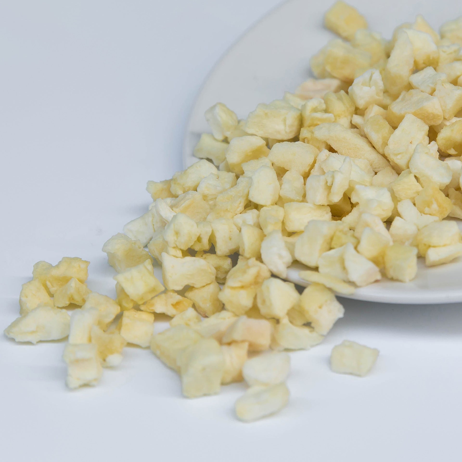 Freeze-dried white peaches Shards/10 Kg